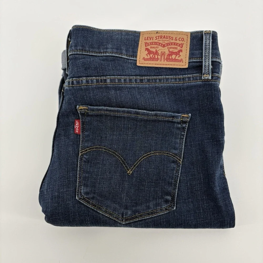 Womens Levi's Cuffed Stretch‎ Jean Shorts Size 31 (32) Blue Embellished